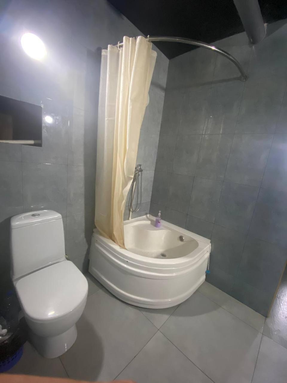 Hostel Na Bobura Ташкент Екстериор снимка